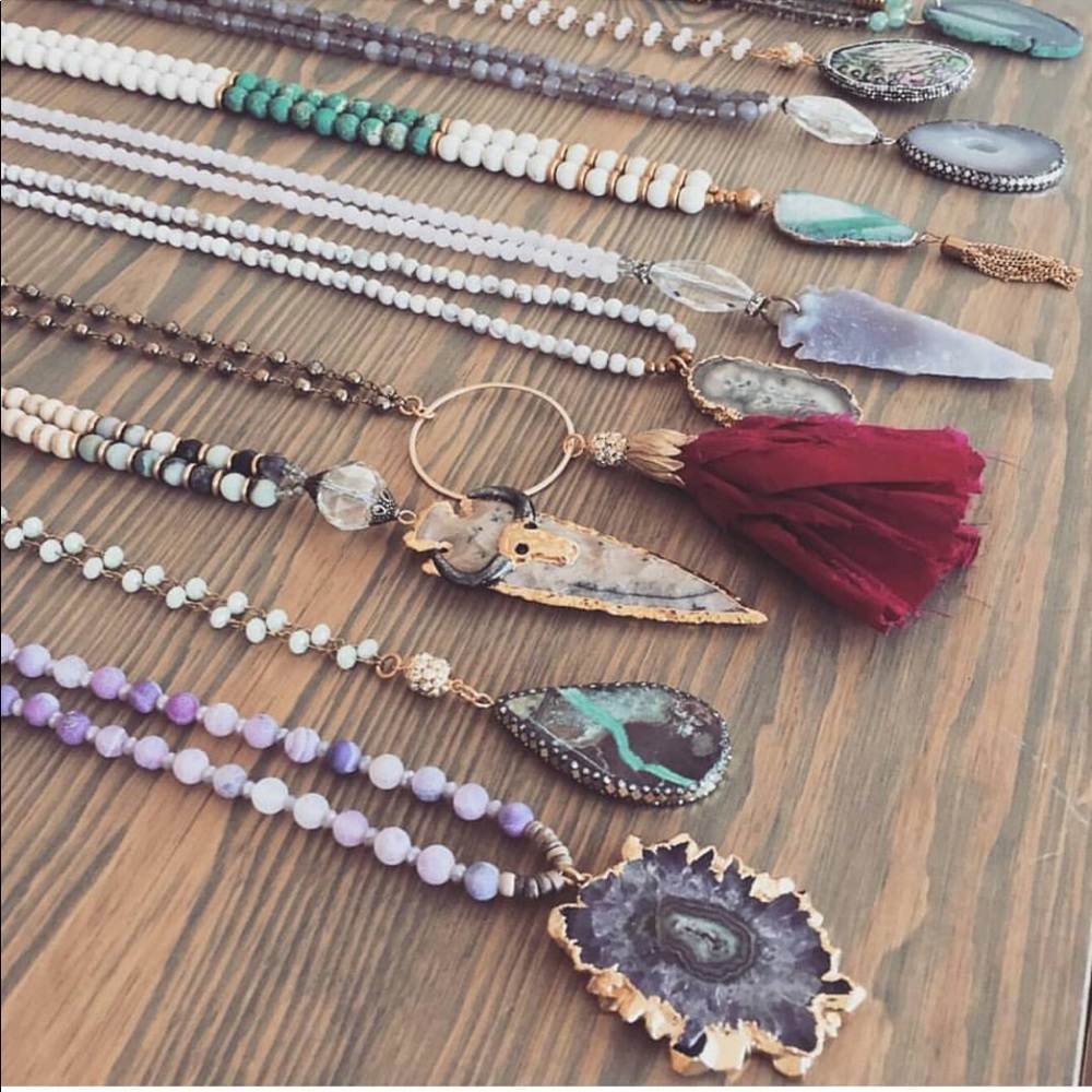 Fabulina Arrowhead Neacklace